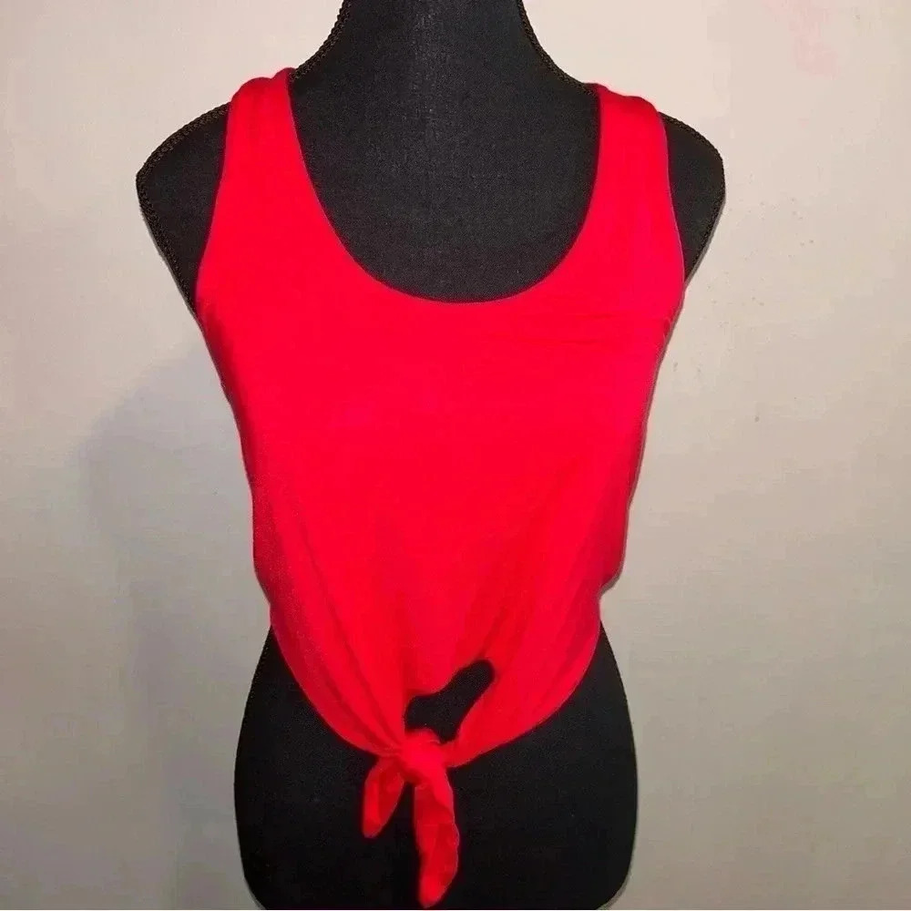 Aritzia  - Babaton Jeronimo Cropped Tank